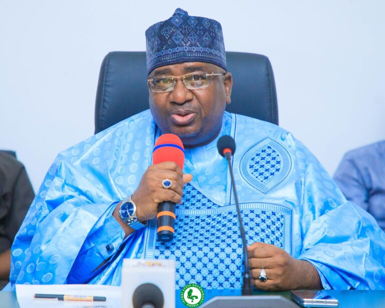 Ku rungumi zaman lafiya a tsakaninku duk wanda muka kama zai fuskanci fushin hukuma – Gwamna Nasir Idris ga manoma da makiyaya