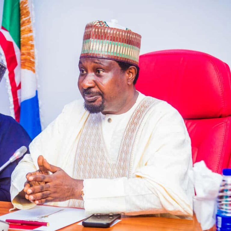 Sanata Barau ya yi martani ga gwamnatin Kano bayan ta zarge shi da Ganduje da yunkurin kawo cikas ga tsaro