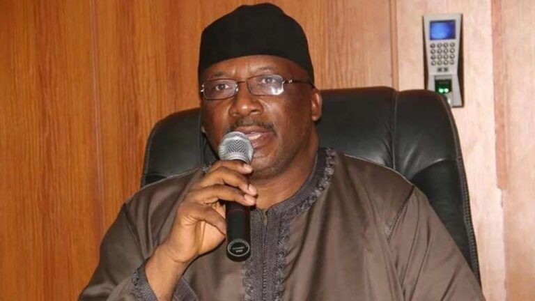 ‘Yan bindiga na kafa doka tare da karbar haraji a wasu yankuna na Arewa – Dambazau