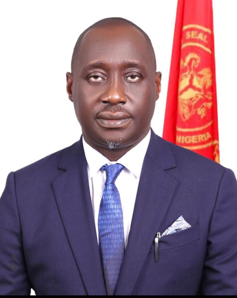 Sanata daga jihar Cross River ya sauya sheka daga PDP zuwa APC