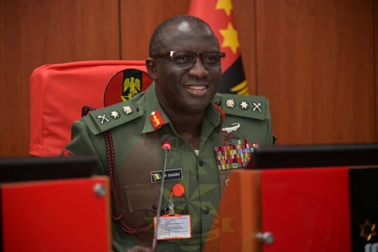 Rundunar sojin kasa ta Nijeriya ta yi ma manyan jami’anta karin karin girma