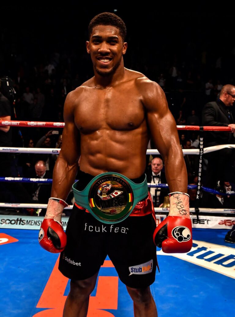 Anthony Joshua fitaccen dan damben UFC ya koma Burtaniya