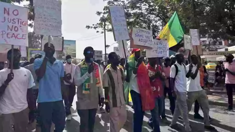 Masu zanga zanga a Sénégal na neman adalci ga dalibin Jami’ar Cheikh Anta Diop ta birnin Dakar da aka halaka