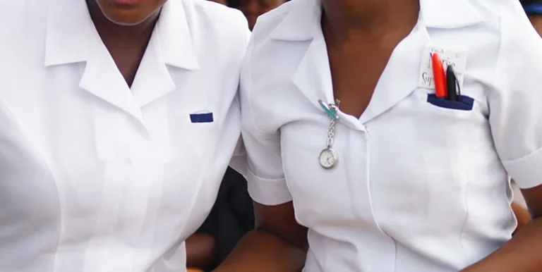 Gwamnatin Nijeriya ta ƙara kuɗin ‘uniform’ ga ma’aikatan jinya zuwa ₦80,000