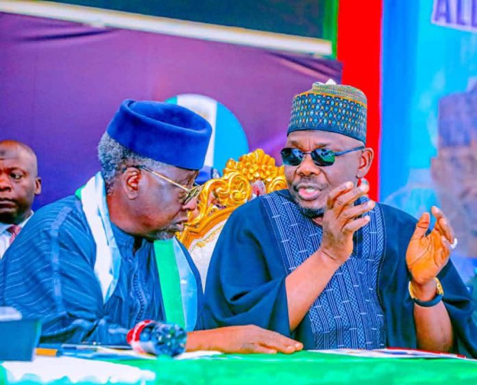 Tsohon Gwamnan Nasarawa Umaru Tanko Al-Makura ya magantu kan batun wanda zai zama gwamna a 2027.