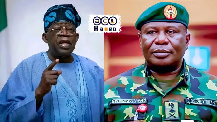Shugaban Nijeriya Bola Ahmed Tinubu da Hafsan tsaron ƙasar Janar Olufemi Oluyede