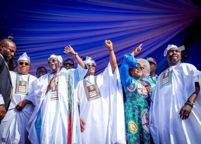 Shugaban Nijeriya Bola Ahmed Tinubu da mataimakinsa Kashim Shetima